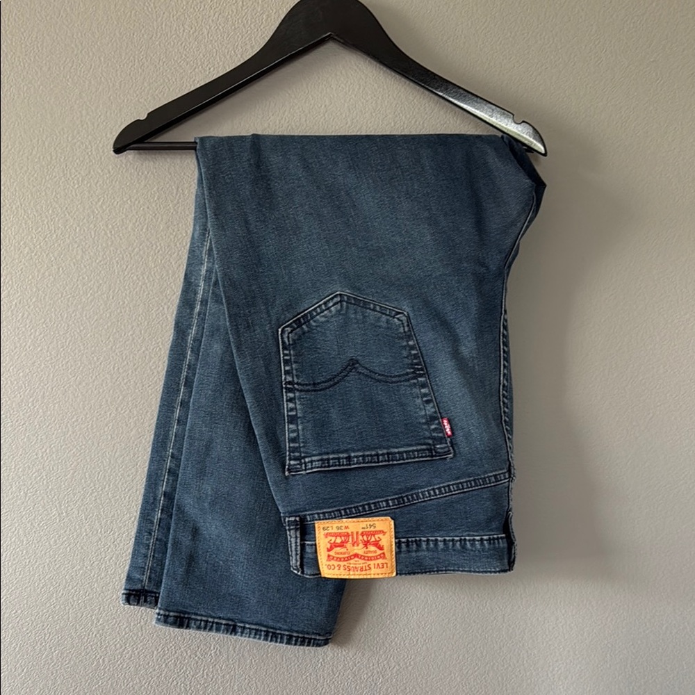 Men’s Levi Jeans